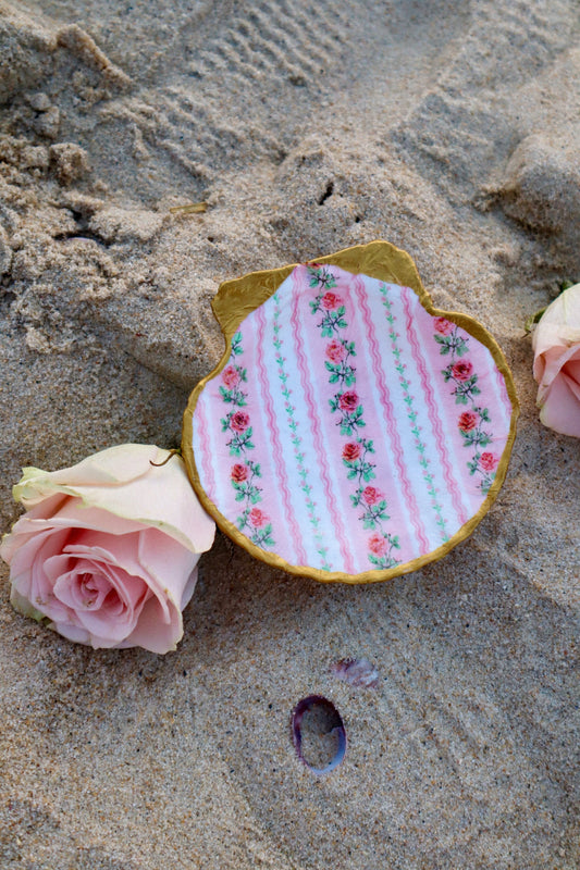 Vintage Rose Scallop Ring Dish