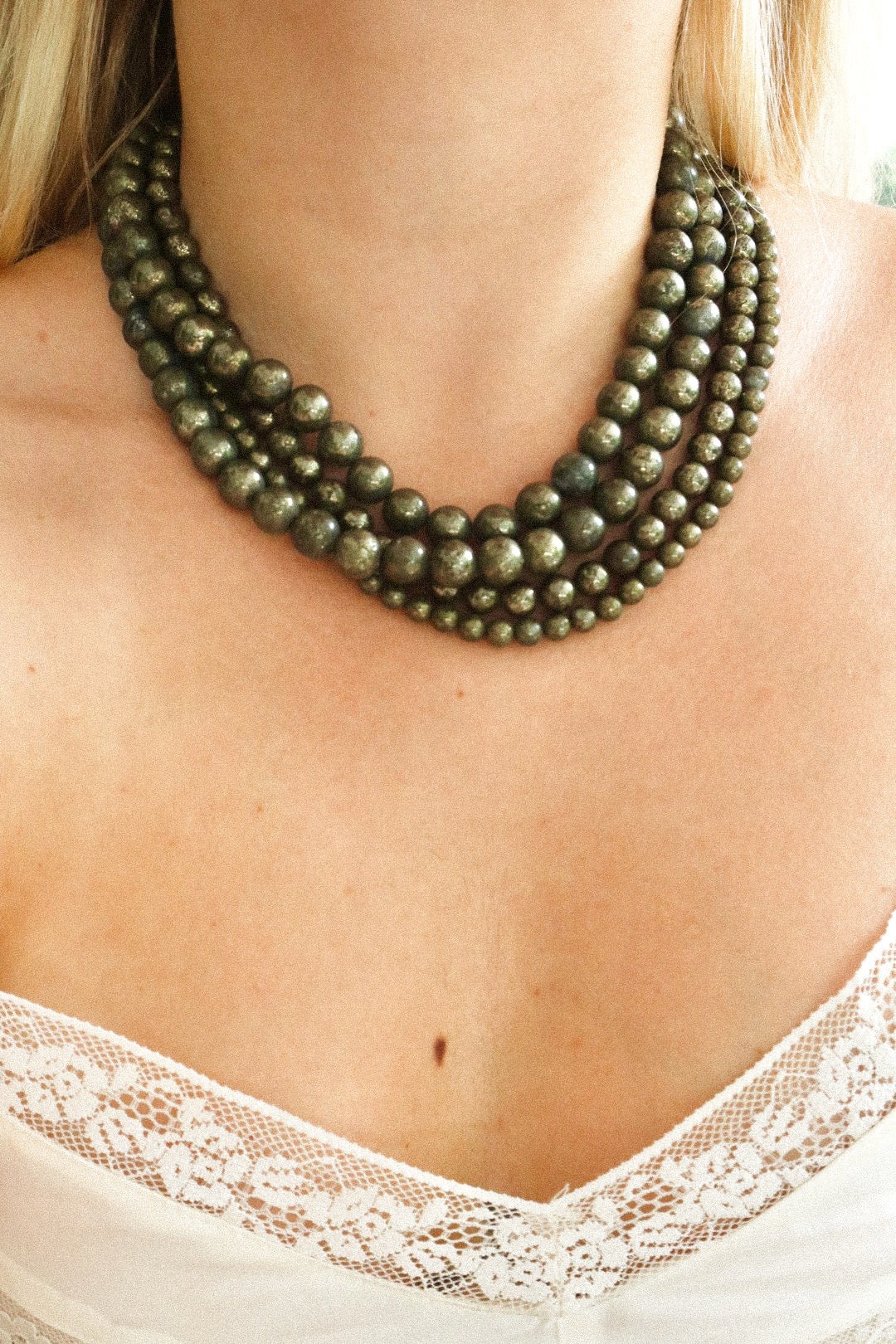 Sombra Necklace