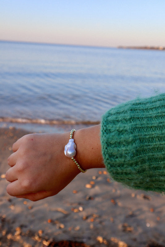 Cecelia White Baroque Pearl Stretch Bracelet
