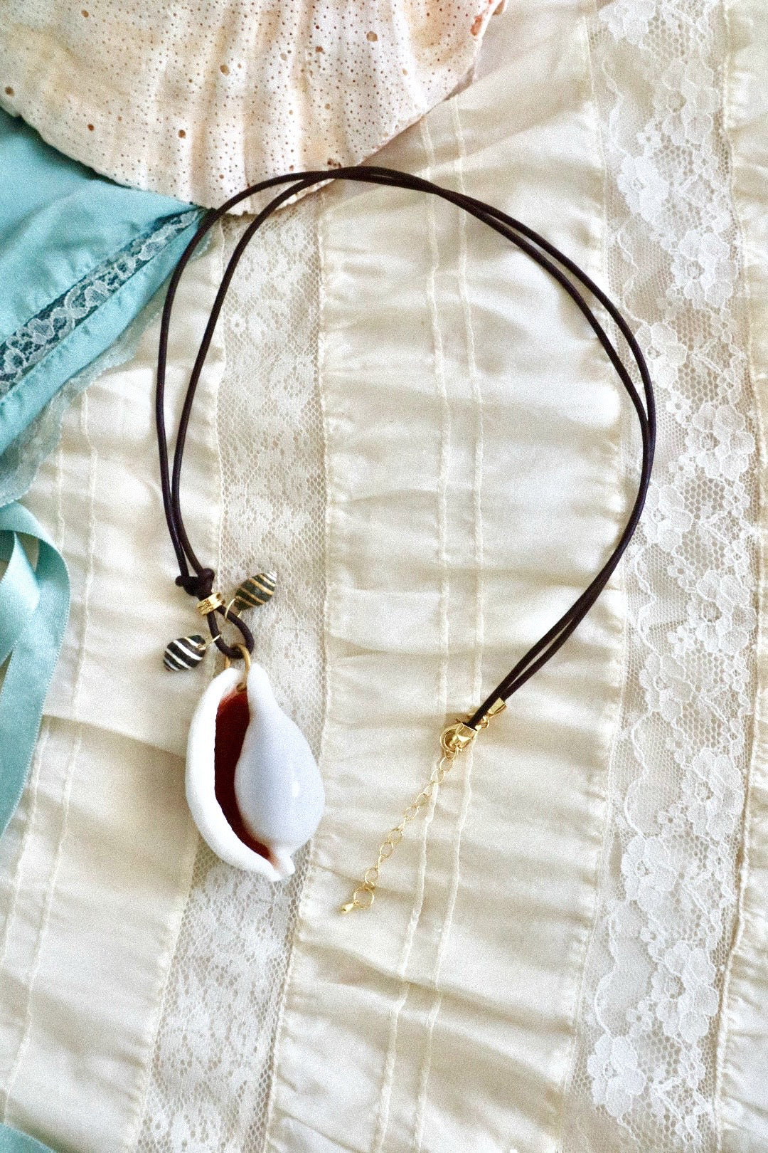 Nomada Necklace